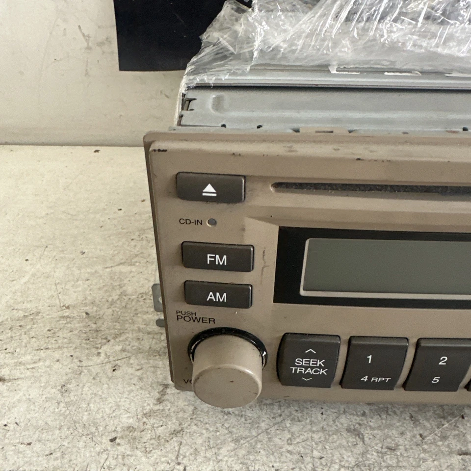 2005 - 2010 Hyundai Kia OEM AM FM Radio Stereo CD Player Receiver Tan - Bild 2 von 4