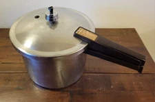 Presto Vintage Stainless Steel Pressure Cooker Model C601A 6 Quart Lid Weight