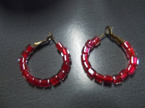 1 par de aretes antiguos de aro rojo acrílico de 1" pulgadas - Imagen 2 de 6