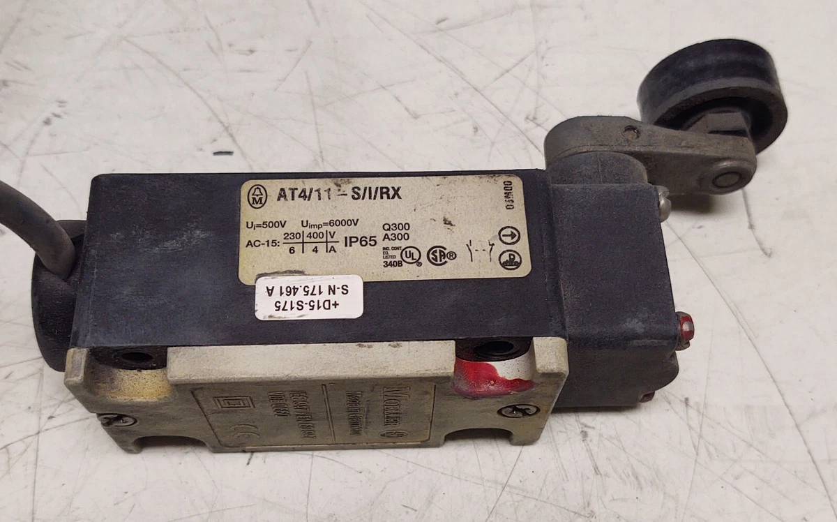 ARBURG Moeller AT0-4/11 S/I/RX Roller Head Limit Switch IEC 947