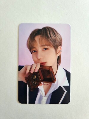 ATEEZ ANITEEZ IN ILLUSION OFFICIAL MD RANDOM TRADING CARD