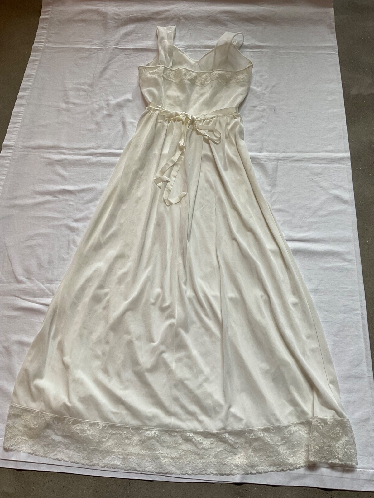 LUXITE by Kayser Vintage Women's Nightgown size 36 white cream Lace  Cottagecore