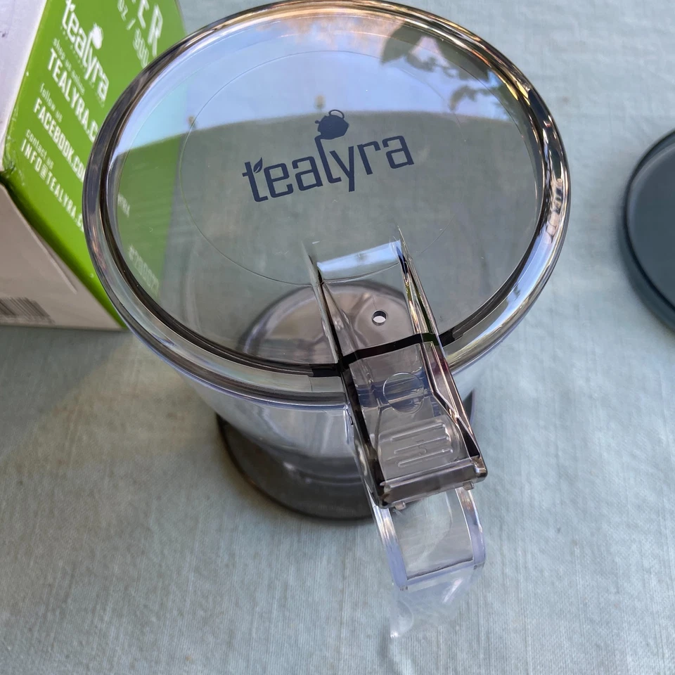Fabricante Tealyra RapidTEA 30,4 OZ Dispensador Inferior Libre de BPA Excelente Estado Nuevo Foto 4 de 4