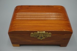 Vintage Hoover Boulder Dam Cedar Wood Keepsake Trinket Box Arizona Souvenir