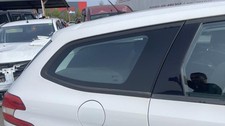 Ventanilla triangular trasera derecha PEUGEOT 308 2 SW PHASE 1 BREAK 9804000380