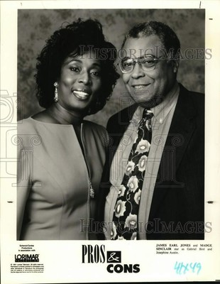 #ad 1991 Press Photo James Earl Jones and Madge Sinclair star in quot;Pros amp; Consquot; $24.99