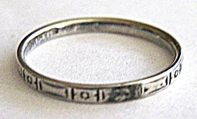 Vintage STERLING SILVER Patterned MK RING Size 5.… - image 1