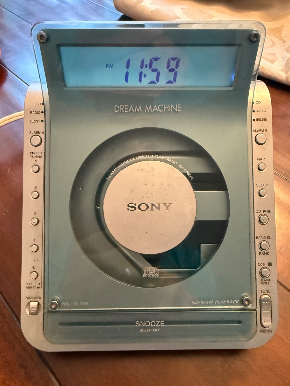 Sony Dream Machine ICF-CD855V CD Player Alarm Clock AM/FM Radio Tested Works