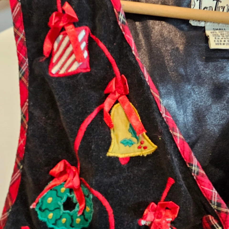 Vintage Christmas Velvet Vest Women Small Red Plaid Ornaments Preppy Granny Bows - Image 4 of 4