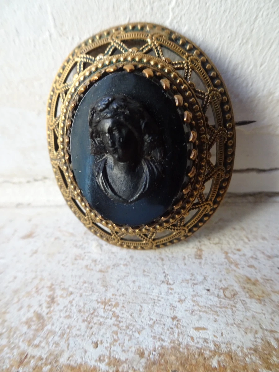 Belle Broche Ancienne Napoléon III En Métal Doré - Motif Vigne Et Raisin - Occasion Vintage