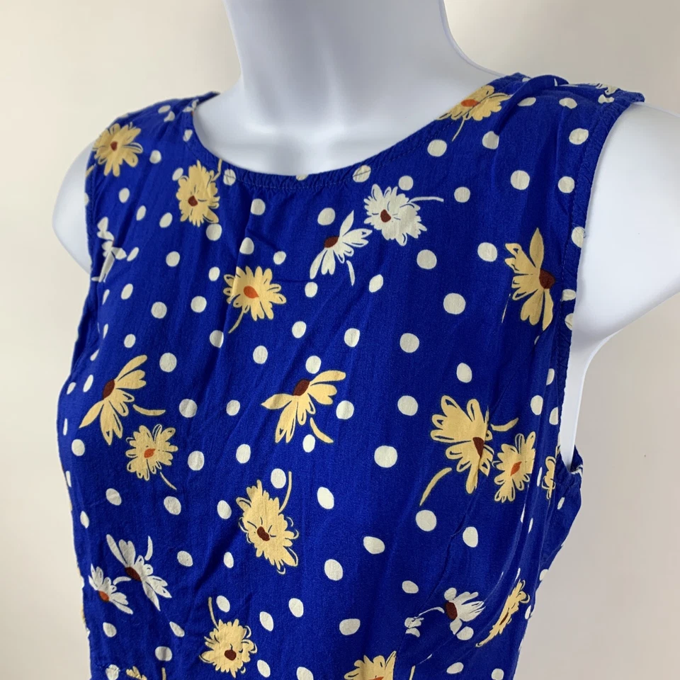 Camiseta sin mangas Forever 21 para mujer talla mediana floral a lunares recortada cremallera informal Foto 3 de 4