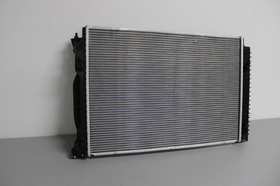 2002 2003 2004 2005 2006 2007 2008 AUDI A4 A6 RADIATOR Foto 3 de 4