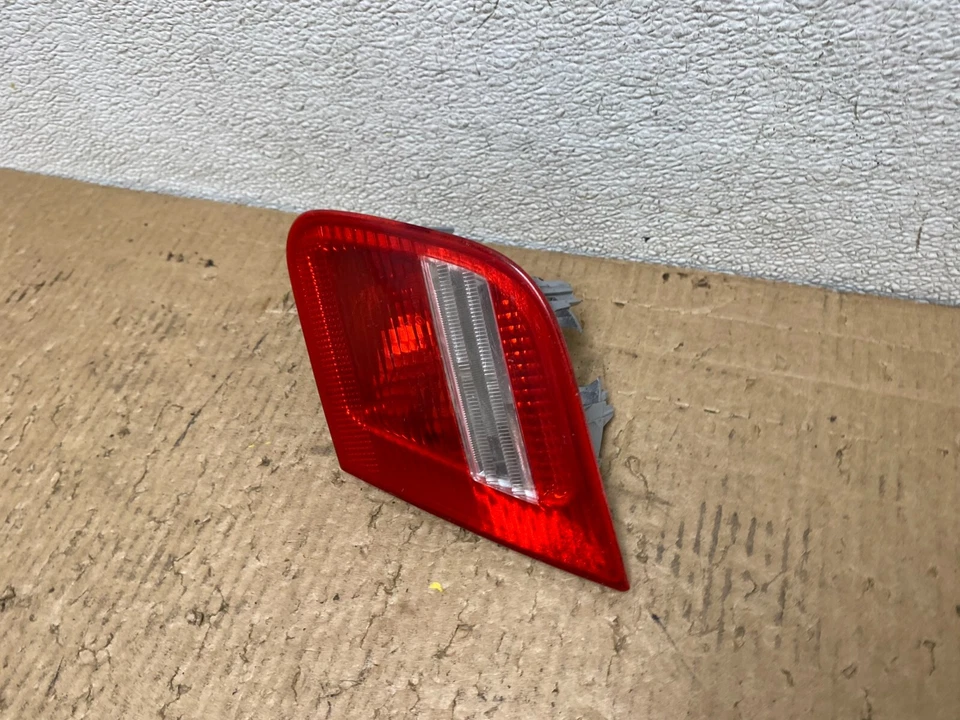 2003-2006 BMW 330I E346 Coupe passageiro direito lanterna traseira lateral direita fabricante de equipamento original G2057 - Imagem 2 de 4