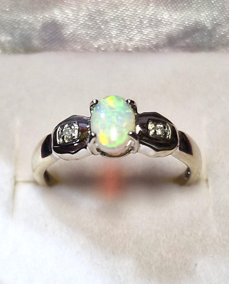 1363 Atemberaubender Ring 9 kt feuriger Opal & Diamanten gepunzt Größe P