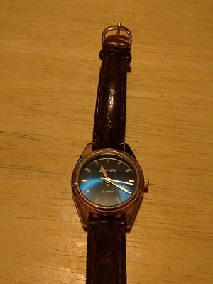 Montre Vintage Femme - Fonctionne Avec Pile Neuve - Cadran Doré - Bracelet Acier - 24mm