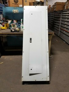 SQUARE D 225 AMP MAIN LUG PANELBOARD 208Y//120 VAC 3 PHASE 42 CIRCUIT