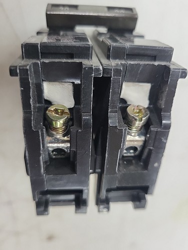 Siemens Q220 20A Dual Pole Circuit Breaker - Picture 2 of 5