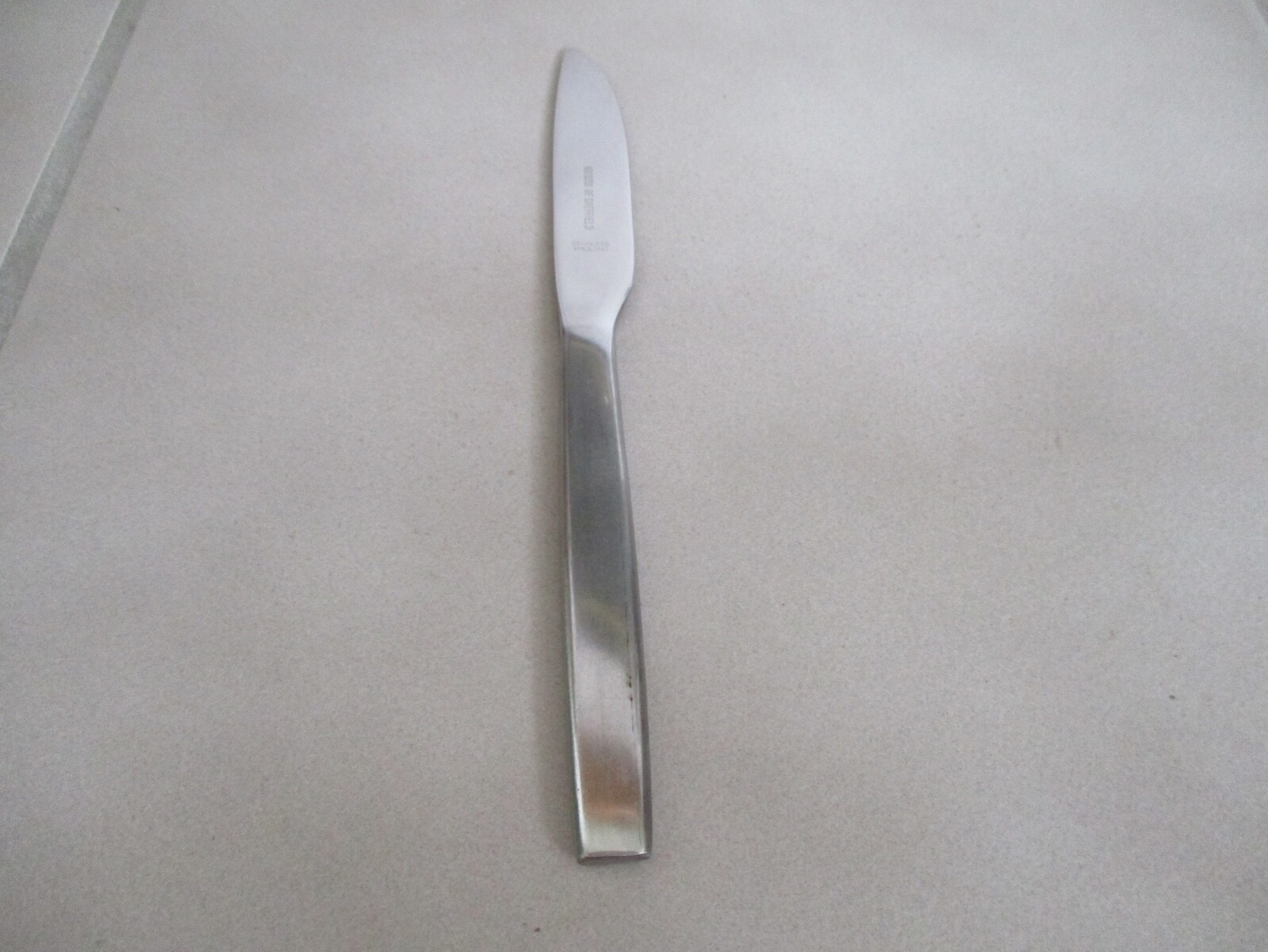 6 Viners Of Sheffield England VS16 Stainless 8 3/4" Modern Solid KnivesFlatware 