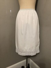 Vintage 60s WonderMaid Ivory Half Slip Embroidery Lace Hem Poly/Nylon/Cotton M