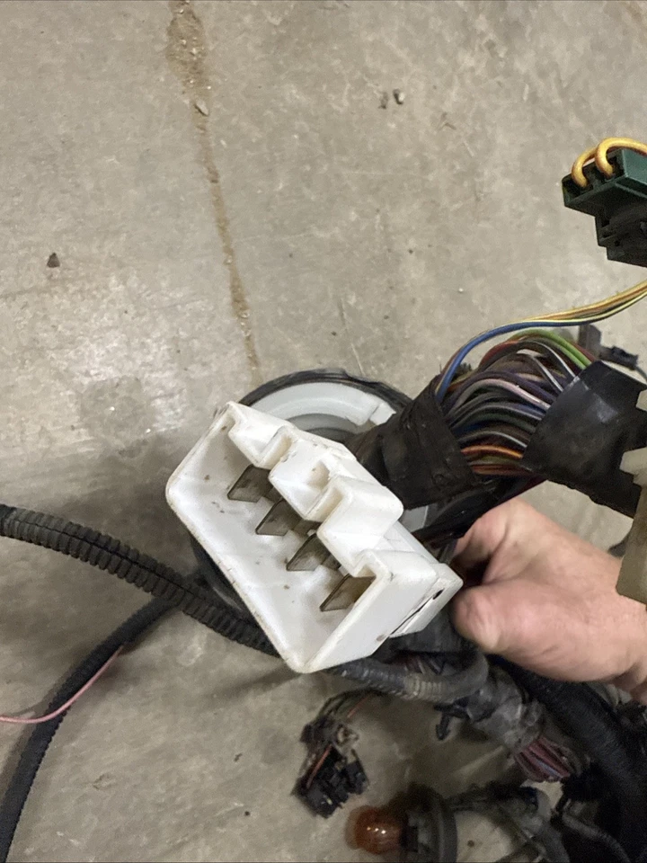 Dodge Ram 2500 3500 1996 1997 5,9 12 V motor diésel bahía arnés de cableado 56019488 Foto 4 de 4