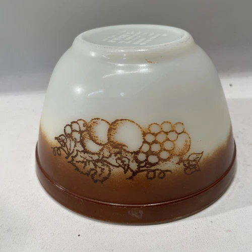 Pyrex Glass 401 Old Orchard Brown Vintage Nesting 1-1/2 pt Mixing Bowl