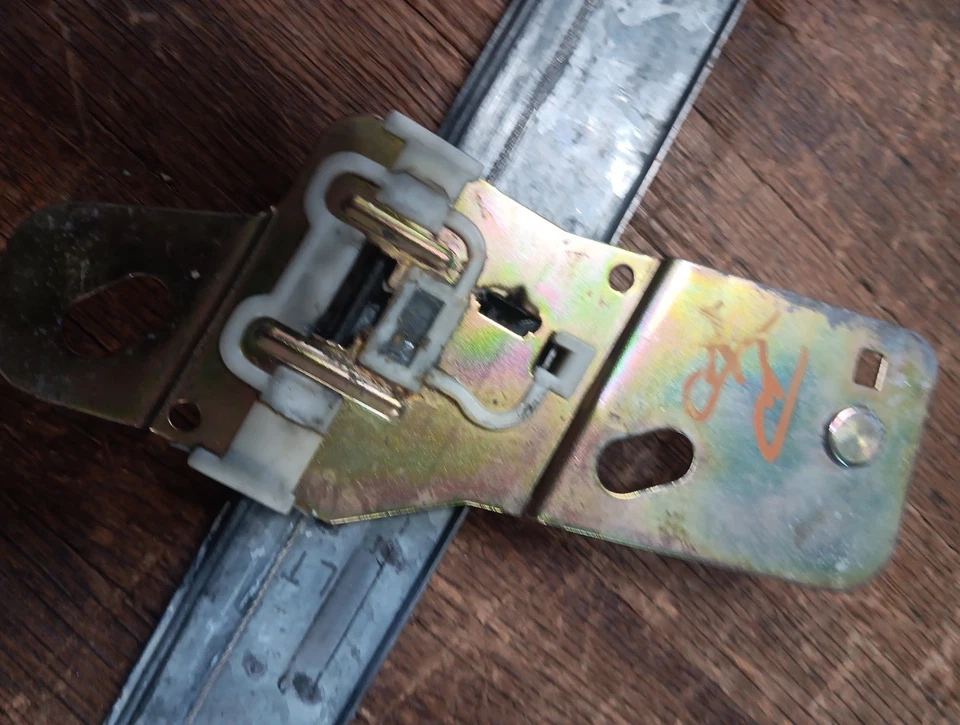 1991 1992 1993 1994 Mercury Capri LH Driver Window Regulator with Motor Tested - Imagem 4 de 4