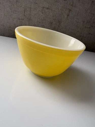 Pyrex 401 Yellow Mixing Nesting Bowl Vintage, 1.5 PT, USA