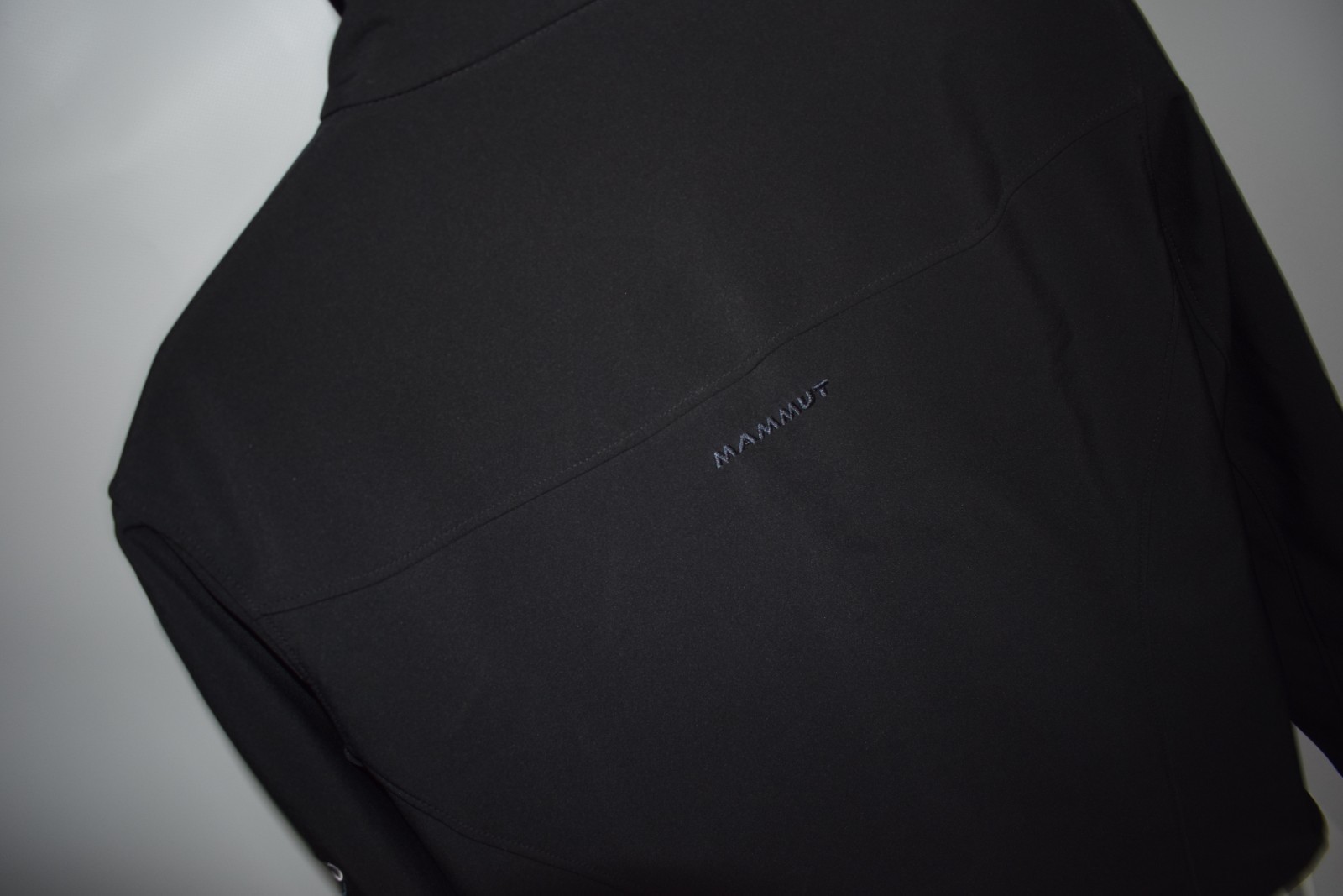 Mammut SOFtech Softshell Jacket Full Zip Black 3 … - image 8