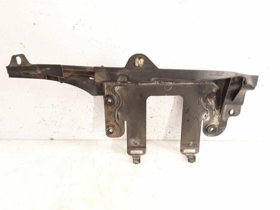 Opel Corsa D 2010 otro artículo compartimento motor 13301726 VEI34007 - Imagen 3 de 4