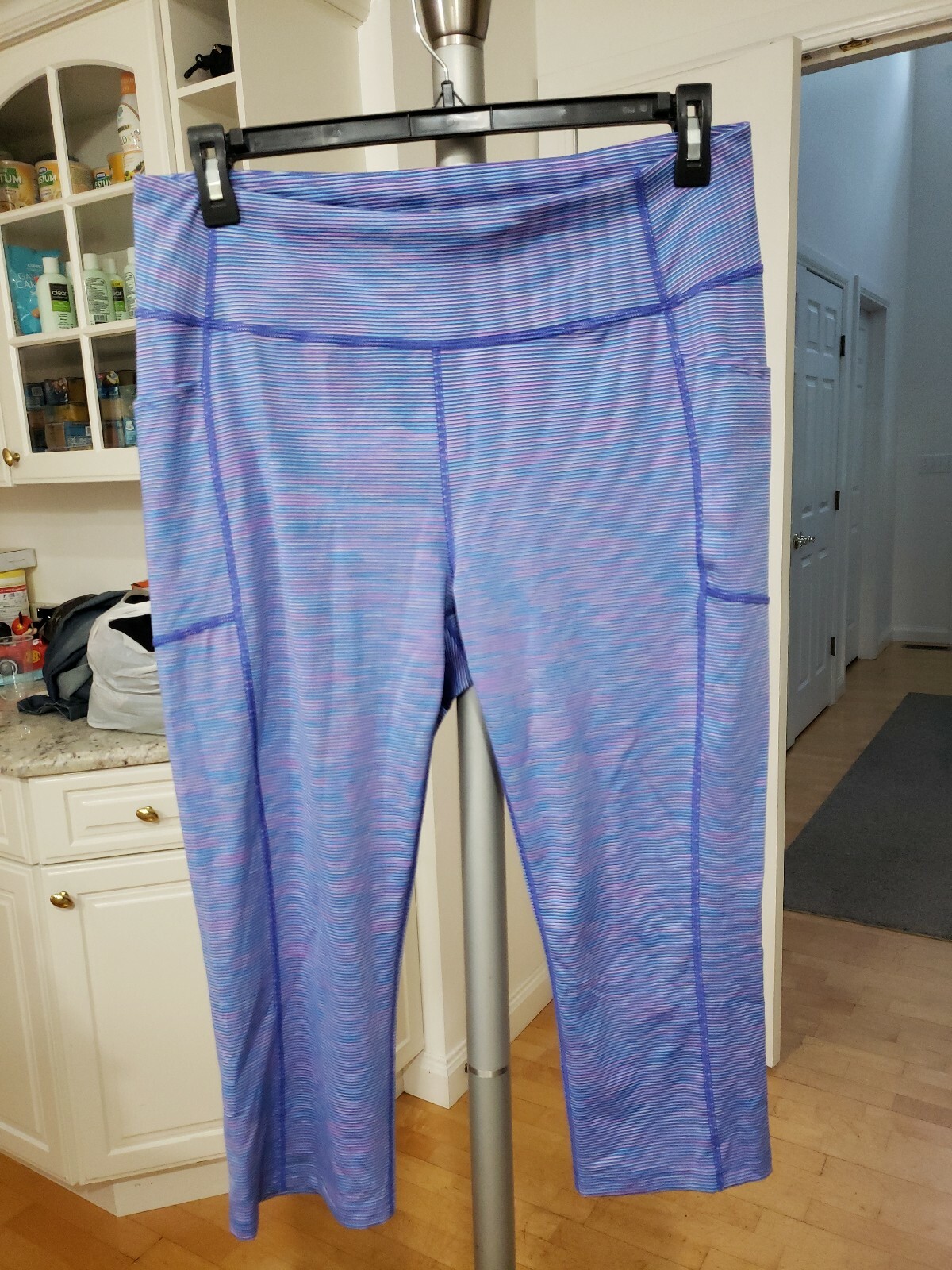 TEK GEAR DRYTEK WORKOUT CAPRI PANTS Women's Plus 1X (Multicolor