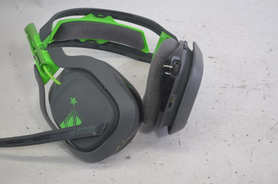 Auriculares inalámbricos para juegos Astro A50 gris/verde SOLO Foto 4 de 4