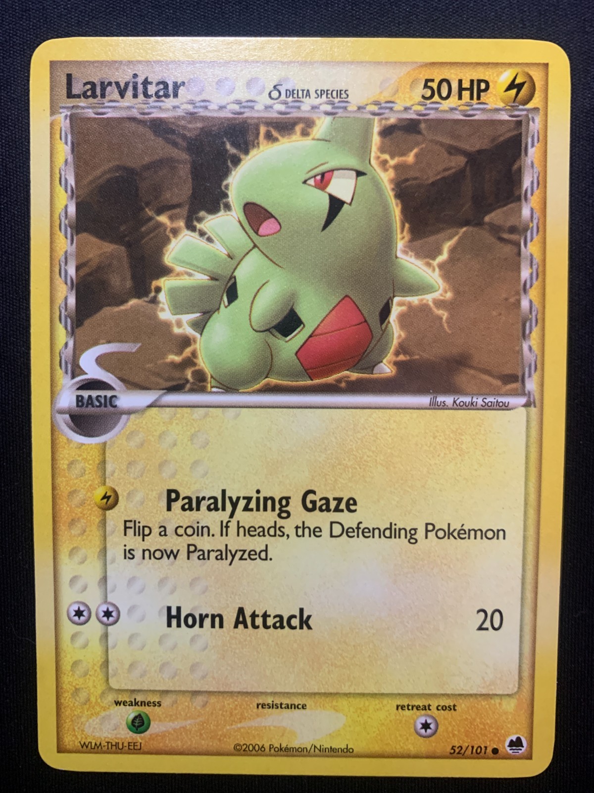 LARVITAR (DELTA SPECIES) - 52/101 - DRAGON FRONTIERS - POKEMON CARD - LP