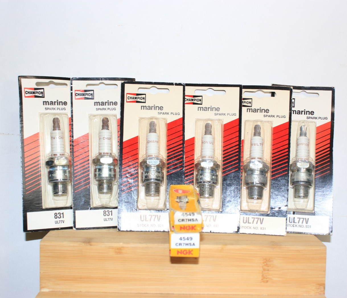 Lot of 6 Vintage NOS 1983 Champion Marine Spark Plugs 831 UL77V  2 NGK 4549