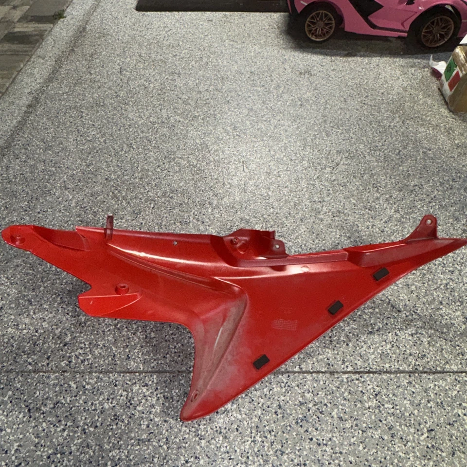 Honda ARX1200T2 2003 Aquatrax R-12X OEM LH panel de carrocería izquierda (rojo) Foto 4 de 4