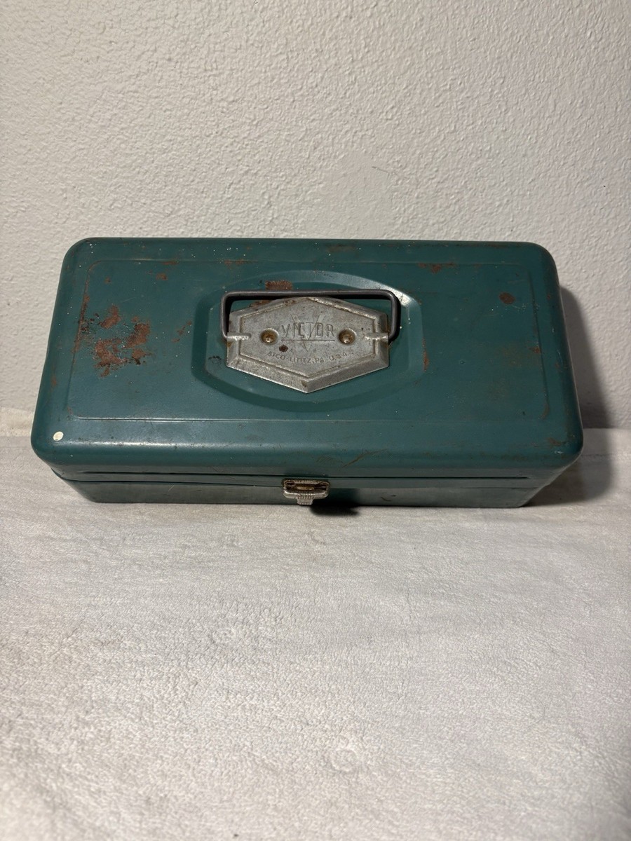 Vintage 1950s Victor Fishing 13” Green Metal Tackle Box, Atco
