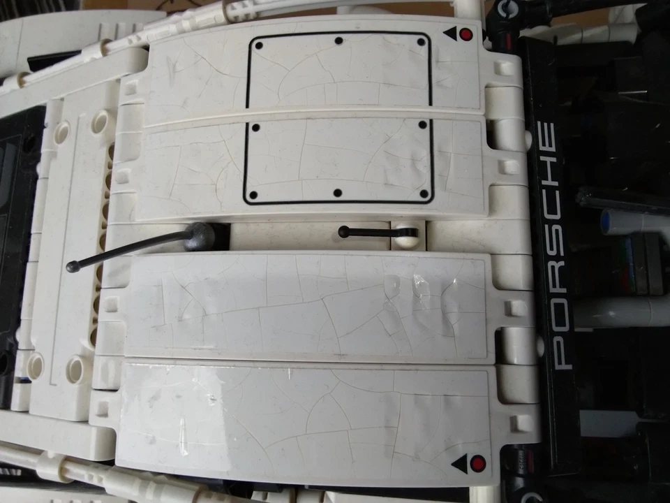 LEGO Technic 42096 Porsche 911 RSR, photo 4 of 5