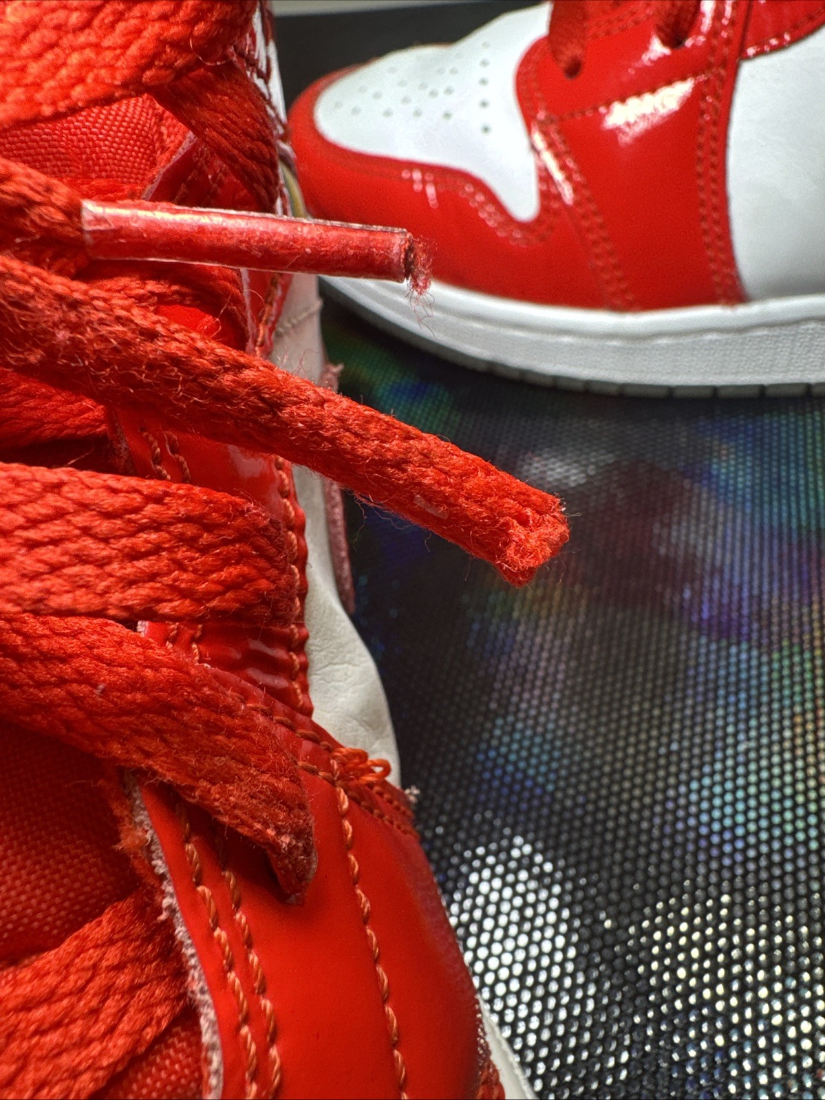 Air Jordan Retro 1 Mid SE 'Barcelona Red Size 6Y GS thumbnail 9