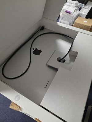 ヒ*イ様 ★訳有★Studio Display★A2525★Apple★6スピー ヒ*イ様 ☆訳有☆Studio Display☆A2525☆Apple☆6スピーの通販はau