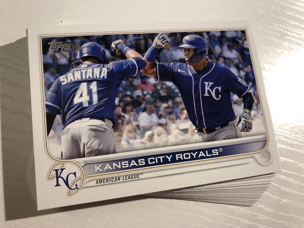 Royal Memorabilia 2022 Topps Series 1 Jumbo Box