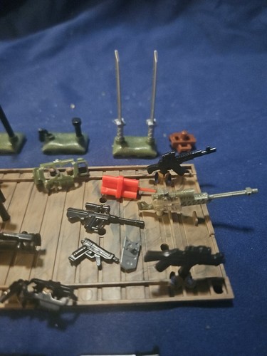 Assorted LEGO Accessories - Guns Swords Knives TNT W/ Display Armory - 35pc* - Picture 11 of 17