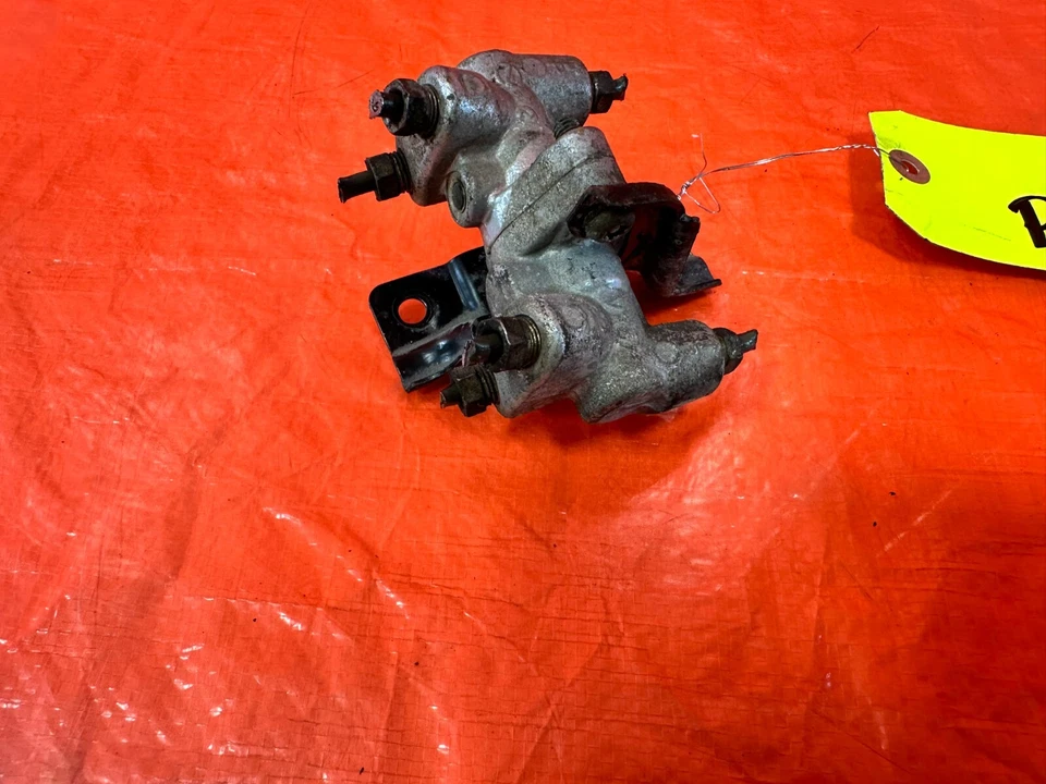 88-91 HONDA CRX - FRENO DE DISCO TRASERO - VÁLVULA DE DOSIFICACIÓN DE FRENO VÁLVULA DE HÉLICE OEM 277 Foto 2 de 4