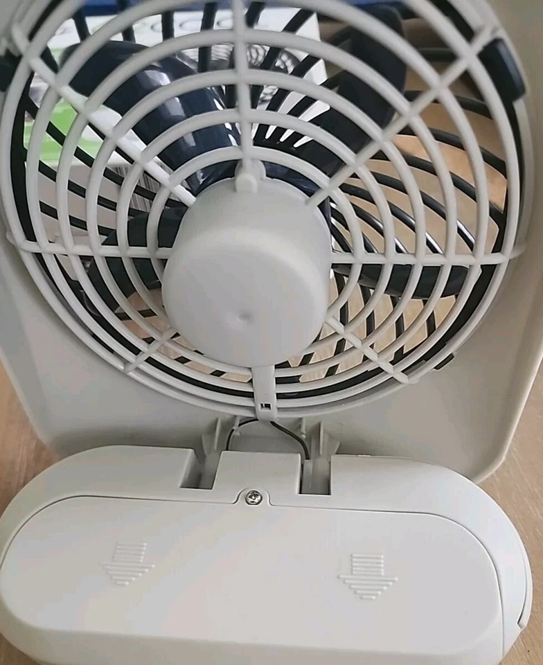 O2 Cool 6.29 in.  H X 5 in.  D 2 speed Personal Fan Tested W/batteries Off White - Imagem 2 de 4