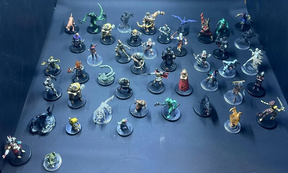 Lote 103 miniaturas D&D Minis Foto 3 de 4