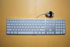Apple A1243 Keyboard   Fully Functional, Clea...
