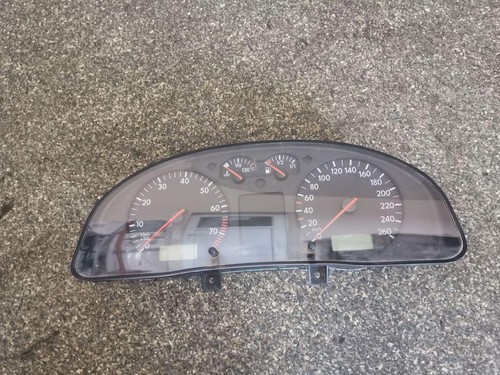 VW PASSAT B5 3B2 Kombiinstrument 3B0919881F 1.90 Diesel 66kw 2002 33857381