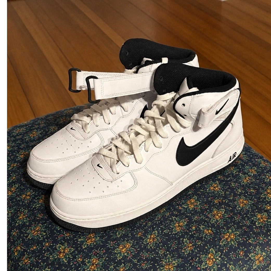 Preços baixos em Nike Air Force 1 Mid White Black | eBay