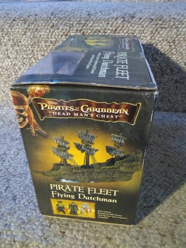 Pirates Of The Caribbean Pirate Fleet Black Pearl & Flying Dutchman Zizzle NEW  - Picture 14 of 17