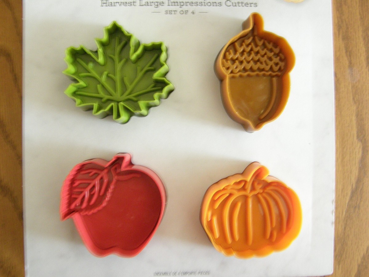 Set 4:Williams Sonoma Fall Pie Punches / Cookie Cutters-Apple