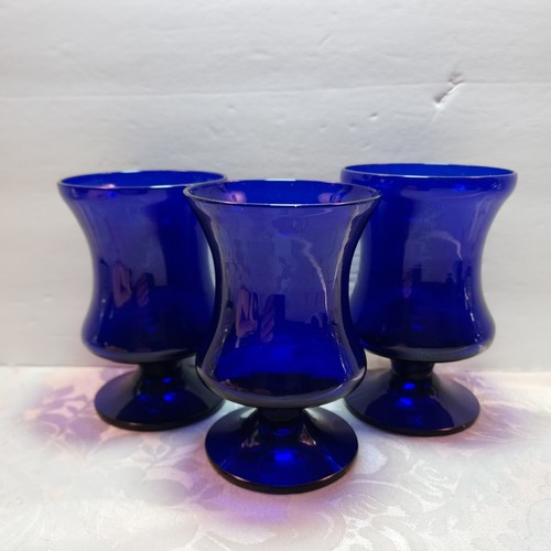Set of 3 Vintage 4 1/2" Tall Cobalt Blue Drinking/Water Glasses Hourglass Shape - Afbeelding 1 van 12
