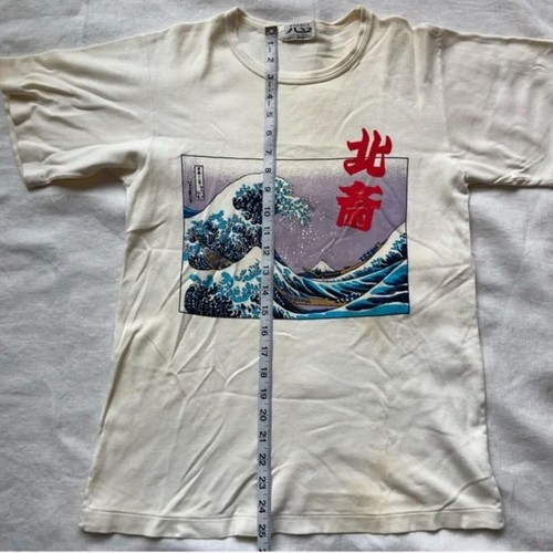 Vintage Japanese Graphic KOCOLO Tshirt with the The Great Wave of Kanagawa print - Picture 4 of 6